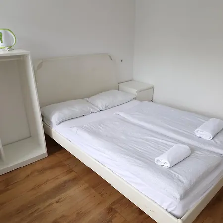 Most Hostel Vandrarhem