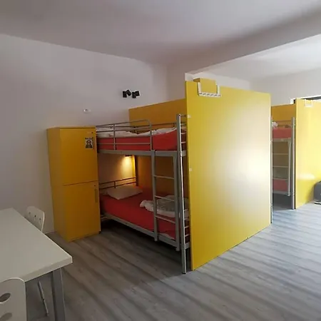 Most Hostel Vandrarhem *