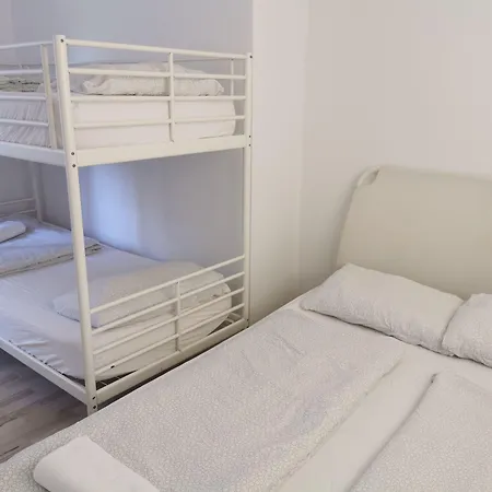 Most Hostel بيت شباب ليوبليانا